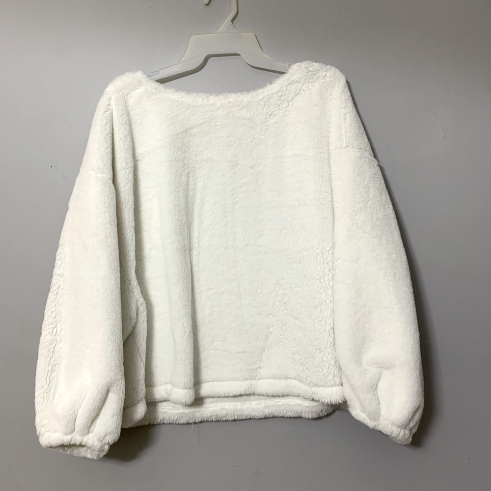 soft white sweater / pullover